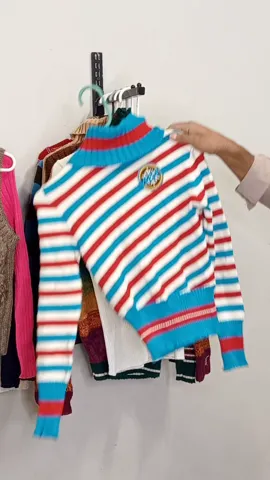 Y2K TURTLE NECK SWEATERS - 07 PCS